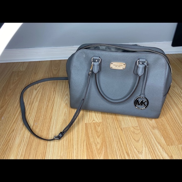 Grey Michael Kors bag - Picture 1 of 6